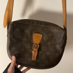 Authentic Louis Vuitton crossbody bag